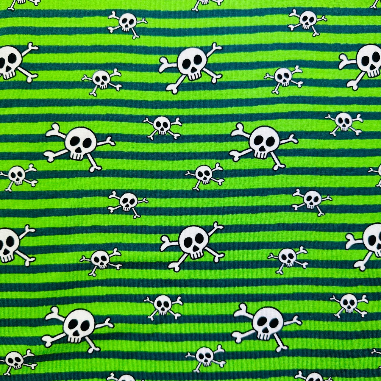 Gren striped skulls - Trikåtyg